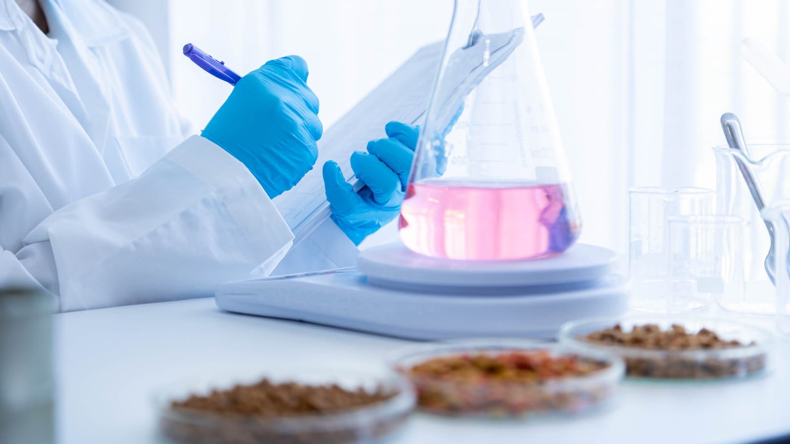 Análisis de laboratorio de muestras de pienso